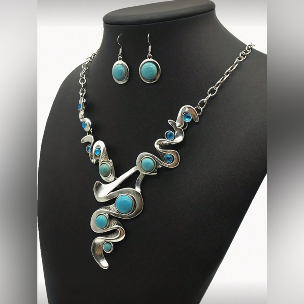 Petite Bohemian Jewelry Set - Silver and Turquoise Necklace and Earring Set - Picture 3 of 6
